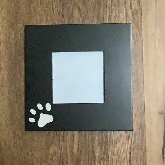 Black and white paw print pet frame 🐾 - Picture 3 of 4